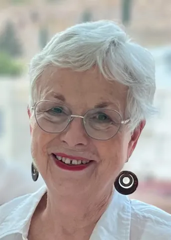 Joanne Handlong